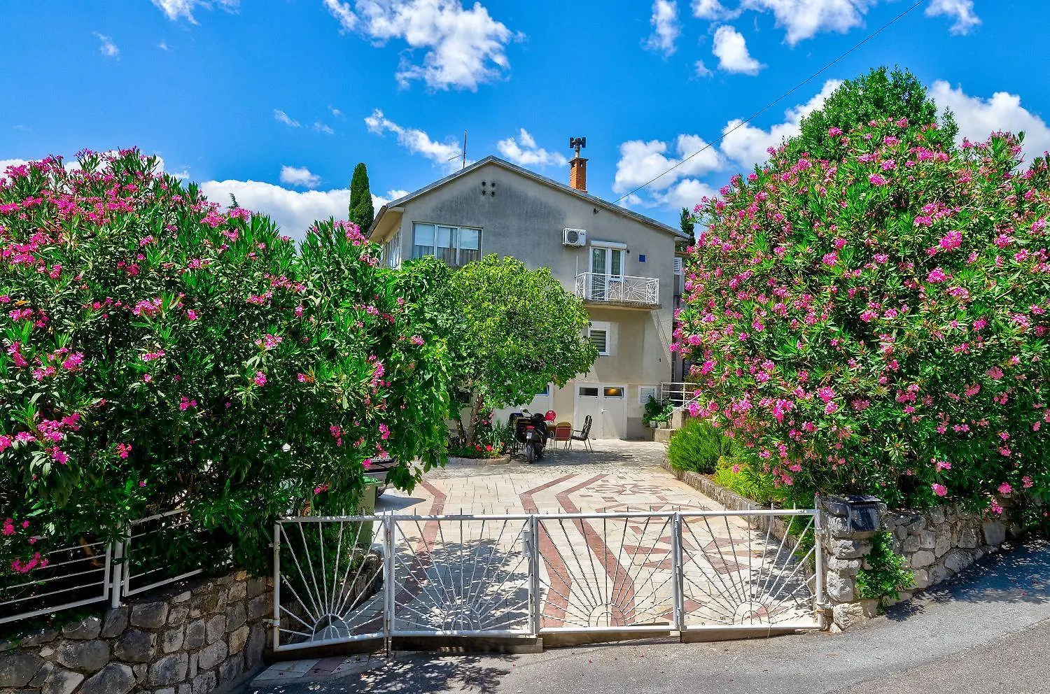 Renoviertes, Modernes Apartment Nur 200 Meter Zum Strand Mit Meerblick, Waschmaschine, Grill Crikvenica